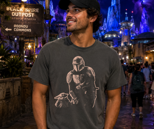 Mando & Grog Shirt - Comfort Colors