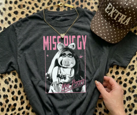 PIGGY TANK OR TEE - COMFORT COLORS - MAGICAL PARK DAY VACATION TOP