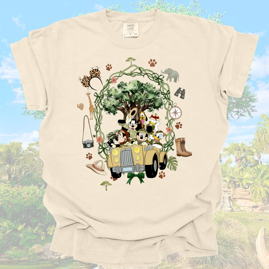 Safari Coquette Graphic Tee for Park Days | Comfy Vacation Shirt for Moms