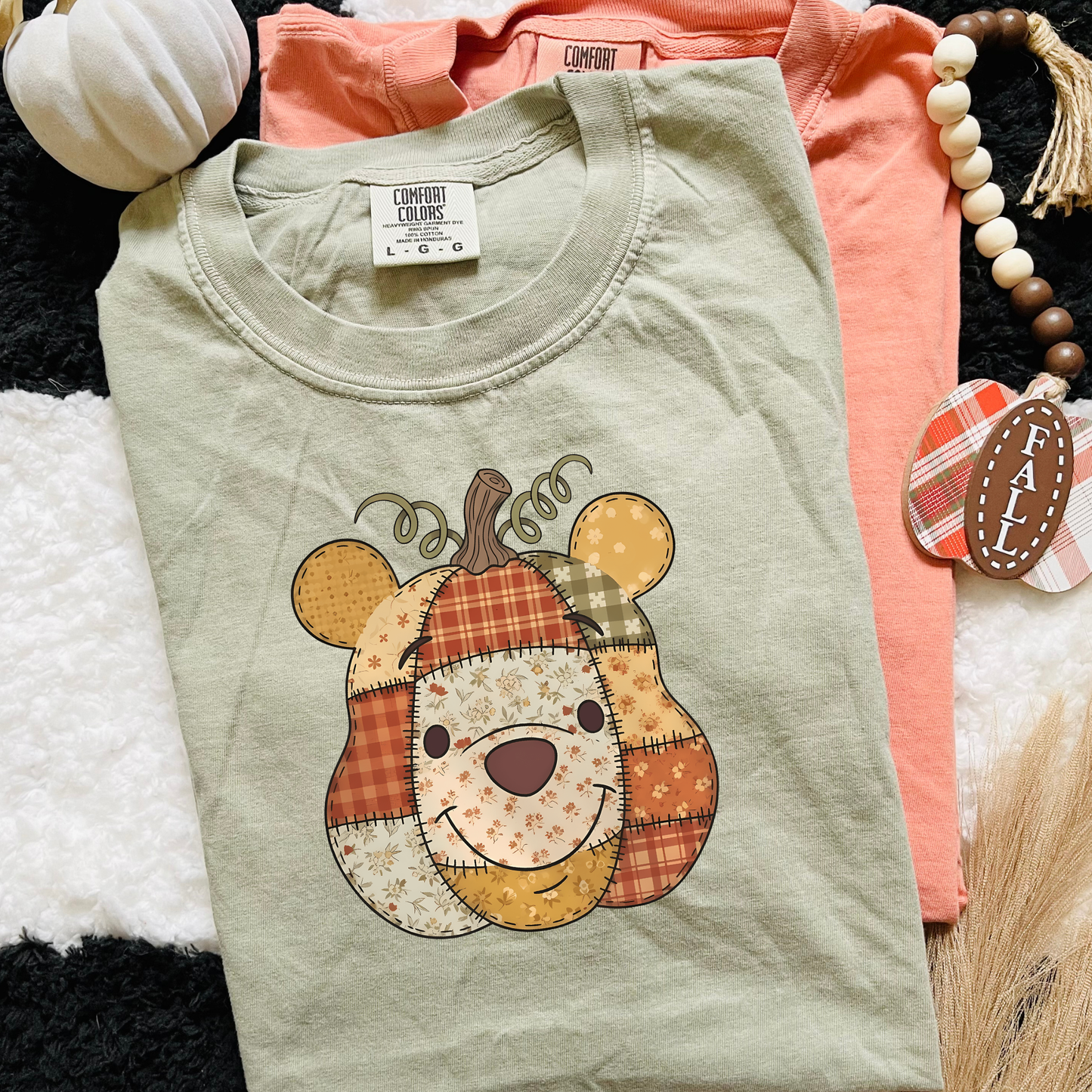POOH PATCHWORK PUMPKIN - FALL HALLOWEEN COMFORT COLORS SHIRT