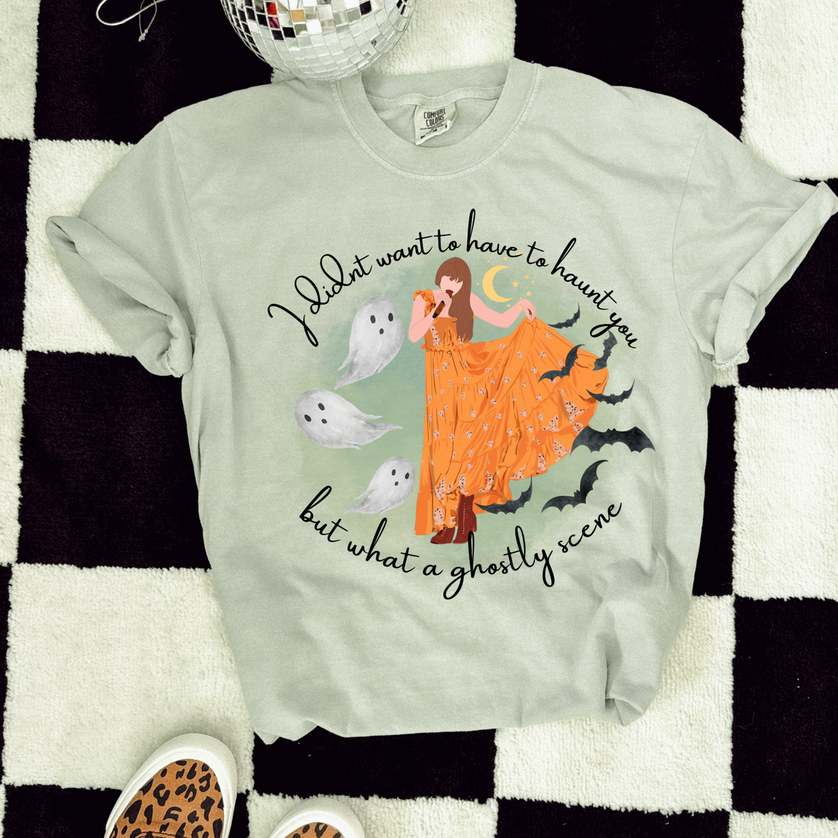 GHOSTLY SCENE Halloween Shirt – Comfort Colors Short-Sleeve or Long-Sleeve Tee