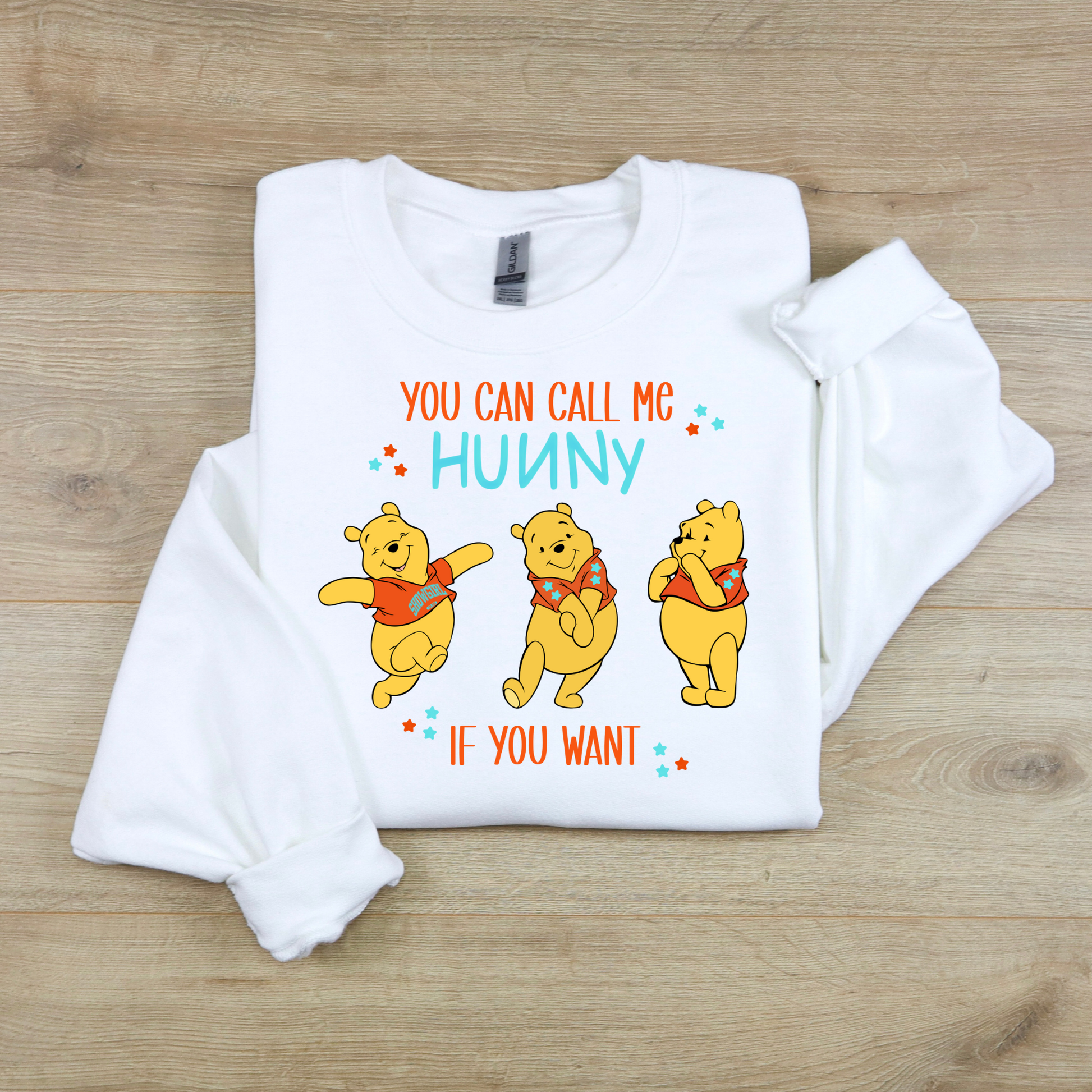 Honey bear graphic crewneck sweatshirt for women cozy park day outfit