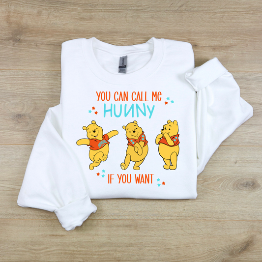 Honey bear graphic crewneck sweatshirt for women cozy park day outfit